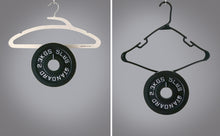 Load image into Gallery viewer, Mozu Hanger strength comparison test with conventional plastic hanger